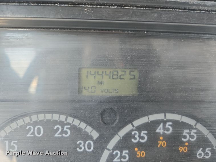 image for item DS5294 2011 Freightliner Columbia semi truck