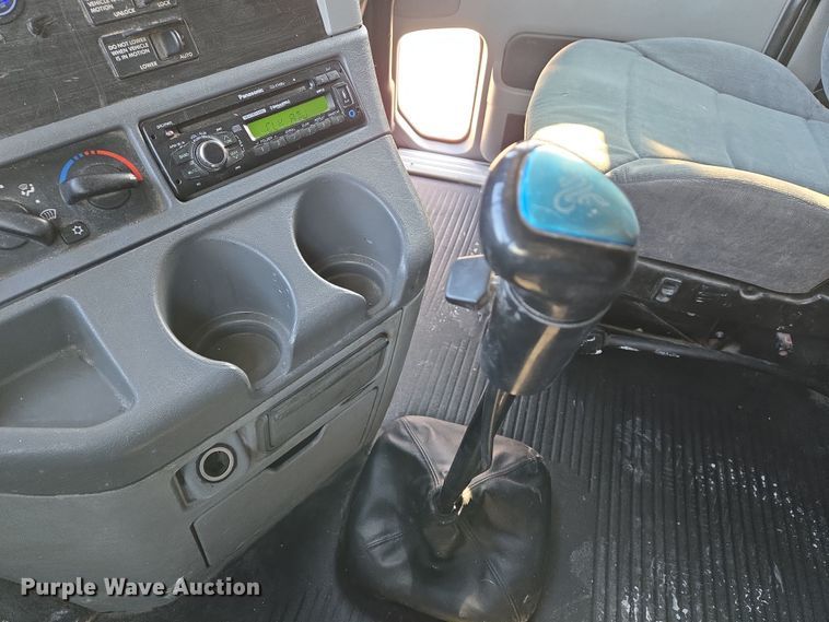 image for item DS5294 2011 Freightliner Columbia semi truck