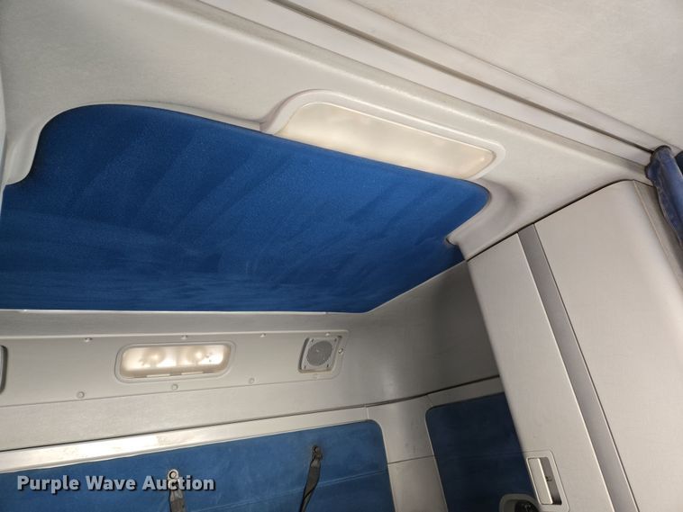 image for item DS5294 2011 Freightliner Columbia semi truck