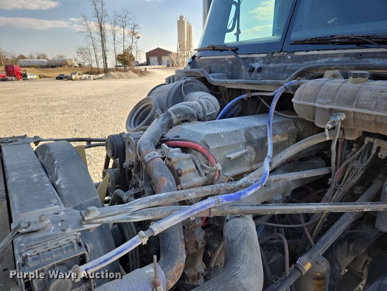 image for item DS5294 2011 Freightliner Columbia semi truck