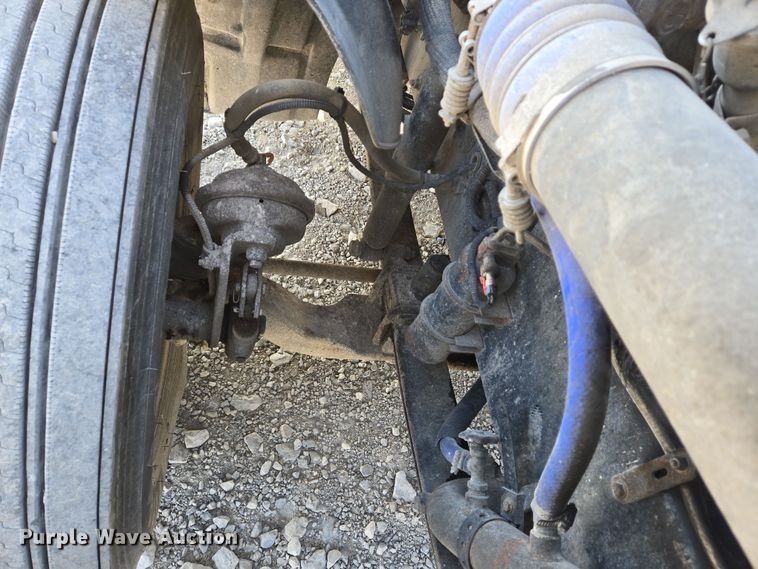 image for item DS5294 2011 Freightliner Columbia semi truck