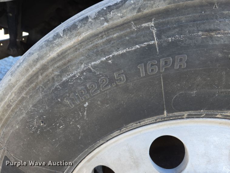 image for item DS5294 2011 Freightliner Columbia semi truck