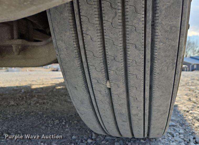 image for item DS5294 2011 Freightliner Columbia semi truck