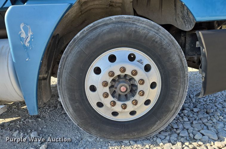 image for item DS5294 2011 Freightliner Columbia semi truck