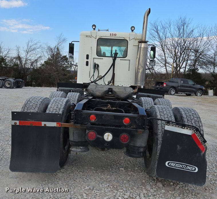 image for item DS5295 2002 Freightliner Columbia semi truck
