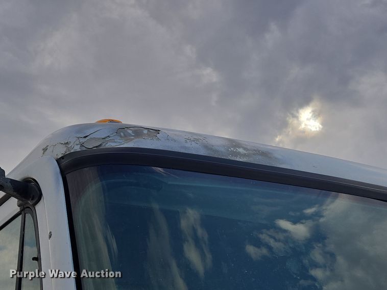 image for item DS5295 2002 Freightliner Columbia semi truck