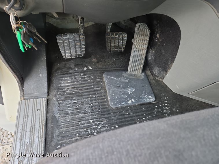 image for item DS5295 2002 Freightliner Columbia semi truck