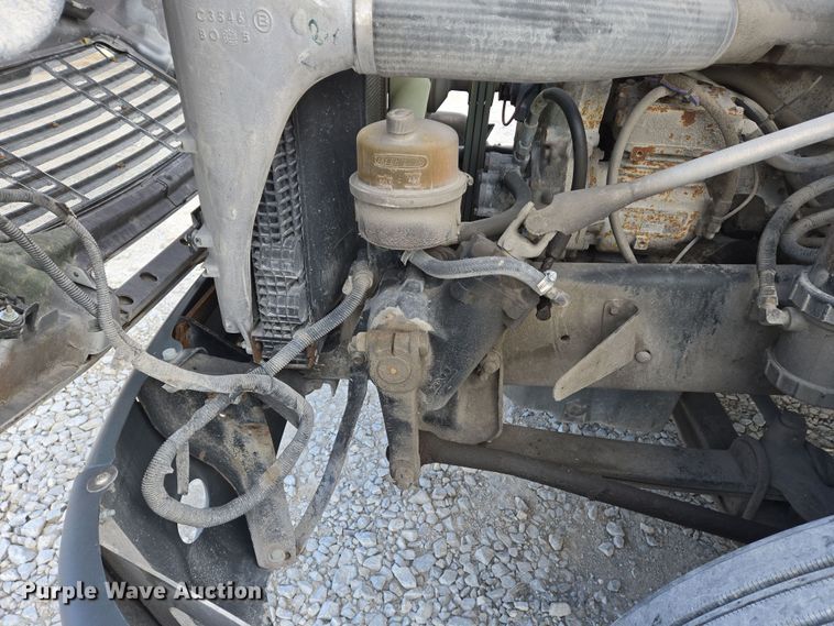 image for item DS5295 2002 Freightliner Columbia semi truck