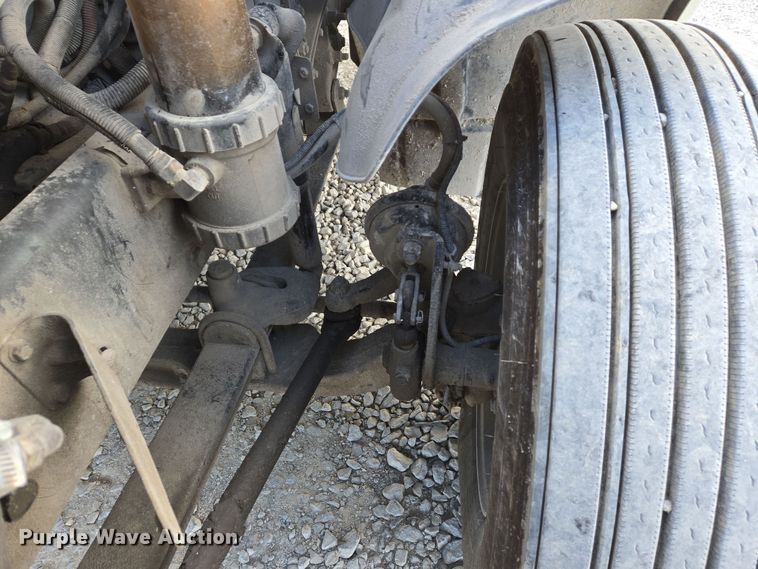 image for item DS5295 2002 Freightliner Columbia semi truck