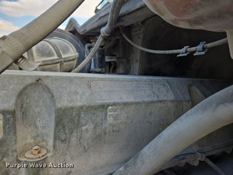 image for item DS5295 2002 Freightliner Columbia semi truck