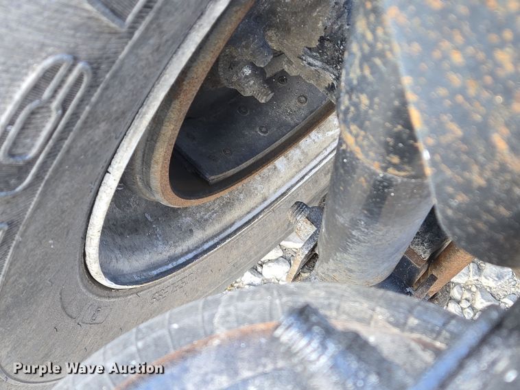 image for item DS5295 2002 Freightliner Columbia semi truck