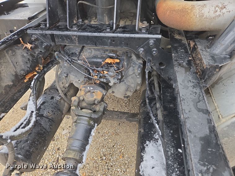 image for item DS5299 1997 International 8100 semi truck