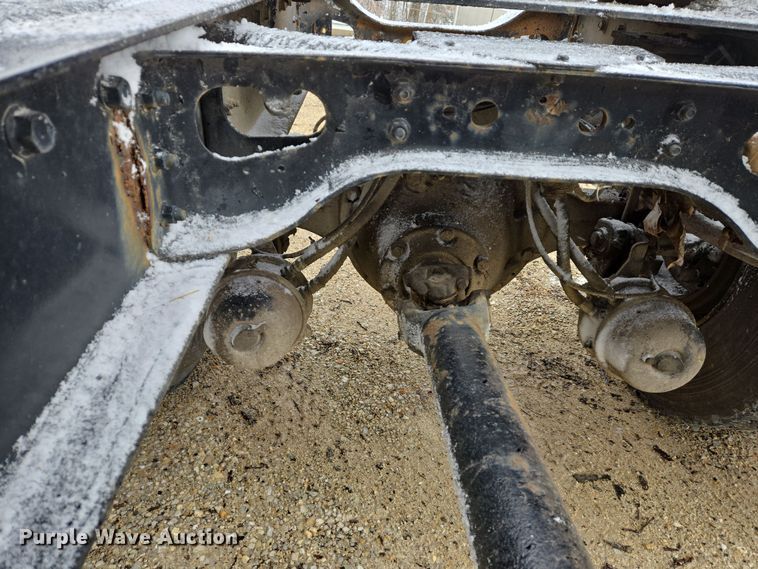 image for item DS5299 1997 International 8100 semi truck