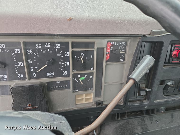 image for item DS5299 1997 International 8100 semi truck