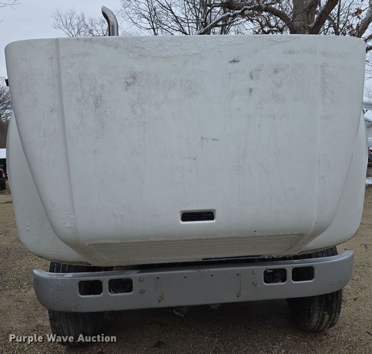 image for item DS5299 1997 International 8100 semi truck