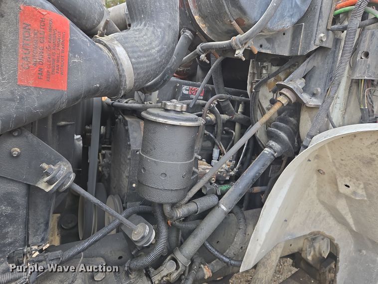 image for item DS5299 1997 International 8100 semi truck