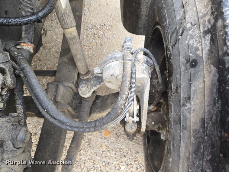 image for item DS5299 1997 International 8100 semi truck