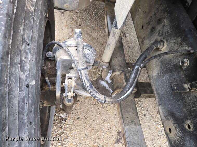 image for item DS5299 1997 International 8100 semi truck