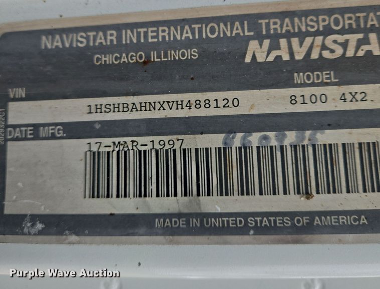 image for item DS5299 1997 International 8100 semi truck