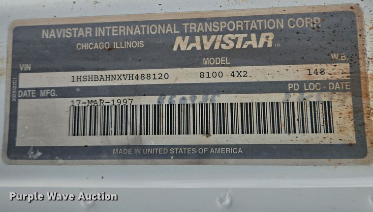 image for item DS5299 1997 International 8100 semi truck