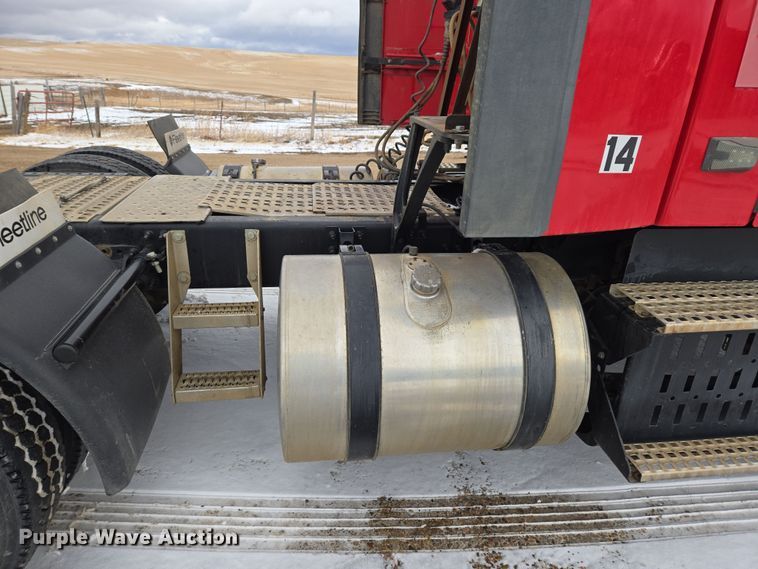 image for item DT7056 2014 Volvo VNM semi truck