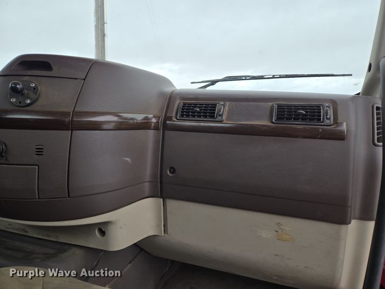 image for item DT7056 2014 Volvo VNM semi truck