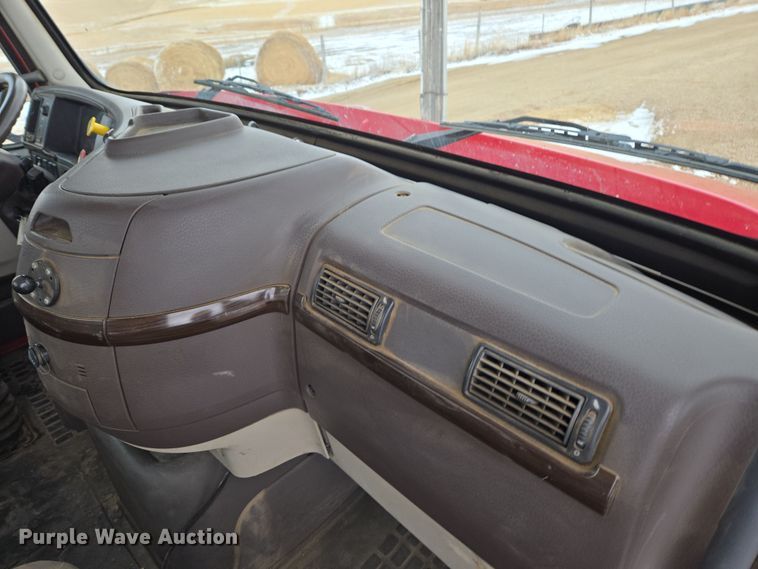 image for item DT7056 2014 Volvo VNM semi truck