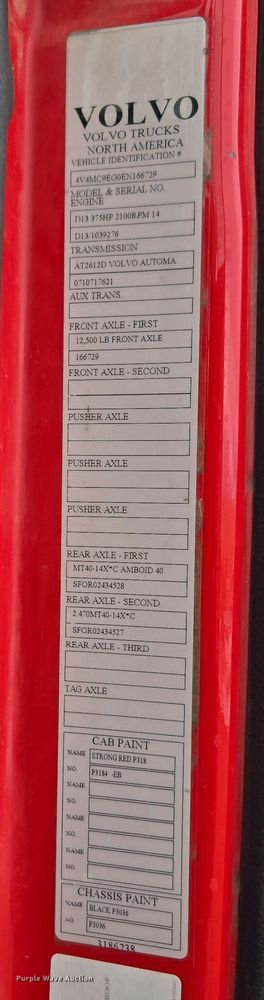 image for item DT7056 2014 Volvo VNM semi truck