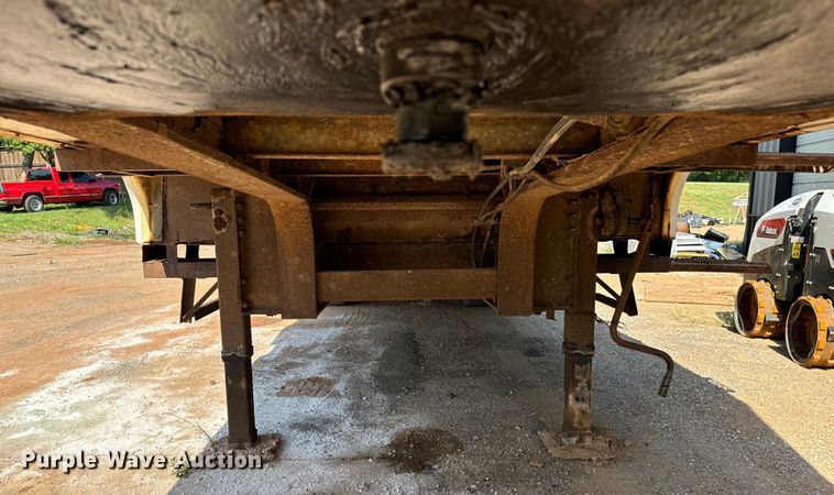 image for item DU3020 2005 Clark  CDCT-2005 refrigerated van trailer