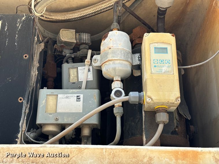 image for item DU3020 2005 Clark  CDCT-2005 refrigerated van trailer