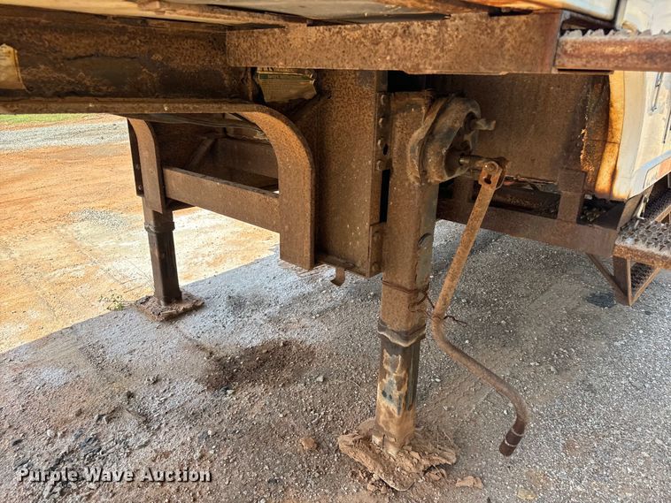 image for item DU3020 2005 Clark  CDCT-2005 refrigerated van trailer