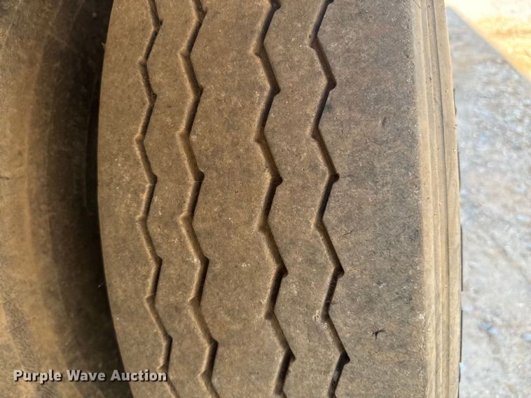 image for item DU3020 2005 Clark  CDCT-2005 refrigerated van trailer