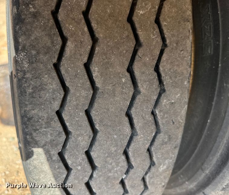 image for item DU3020 2005 Clark  CDCT-2005 refrigerated van trailer