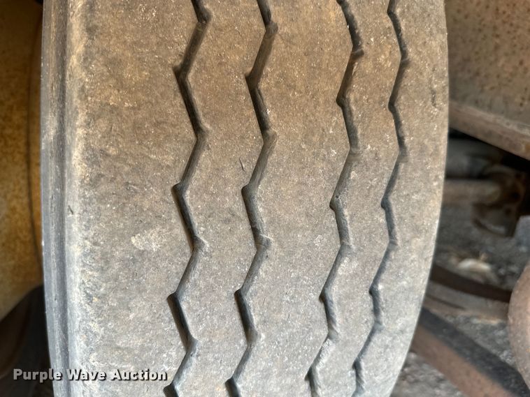 image for item DU3020 2005 Clark  CDCT-2005 refrigerated van trailer