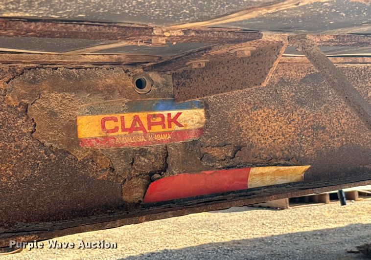 image for item DU3020 2005 Clark  CDCT-2005 refrigerated van trailer