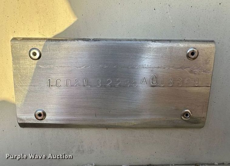 image for item DU3020 2005 Clark  CDCT-2005 refrigerated van trailer