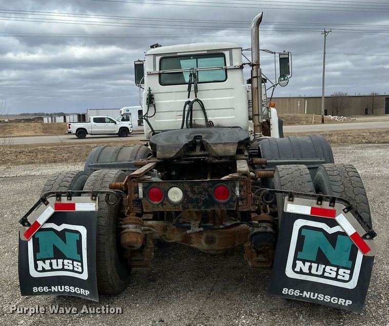 image for item DV0623 1995 Mack DM690S semi truck