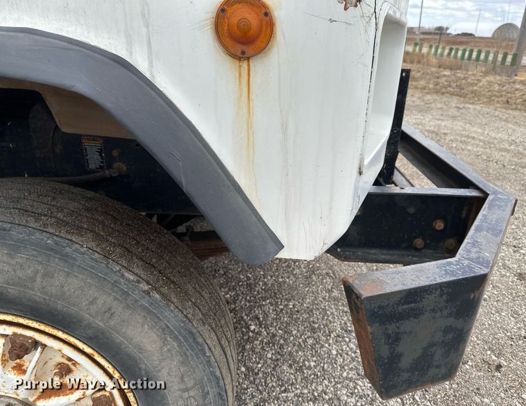 image for item DV0623 1995 Mack DM690S semi truck