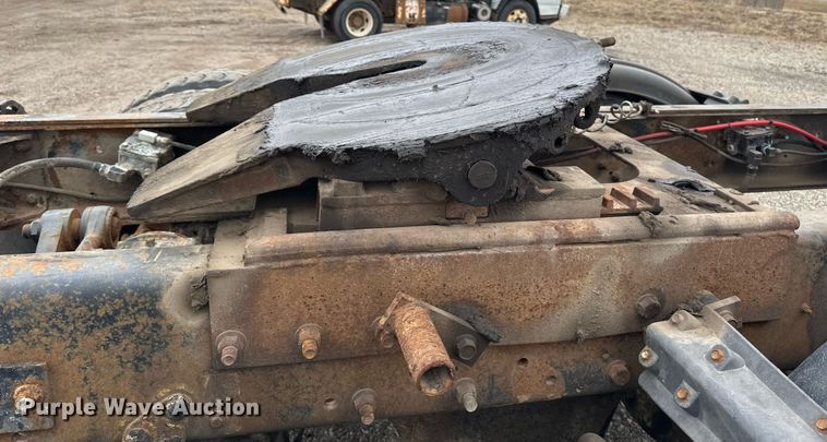 image for item DV0623 1995 Mack DM690S semi truck