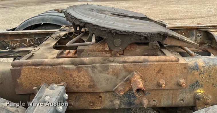 image for item DV0623 1995 Mack DM690S semi truck