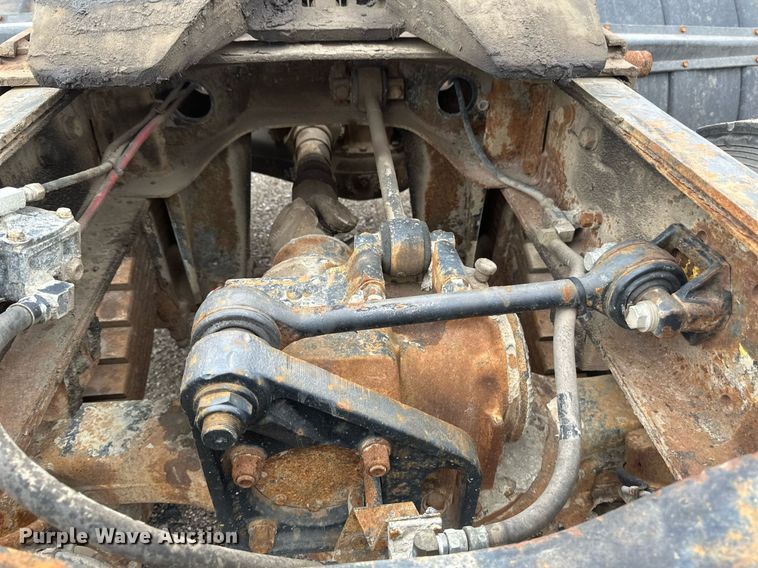 image for item DV0623 1995 Mack DM690S semi truck