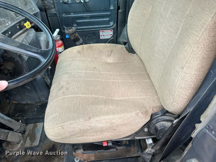 image for item DV0623 1995 Mack DM690S semi truck