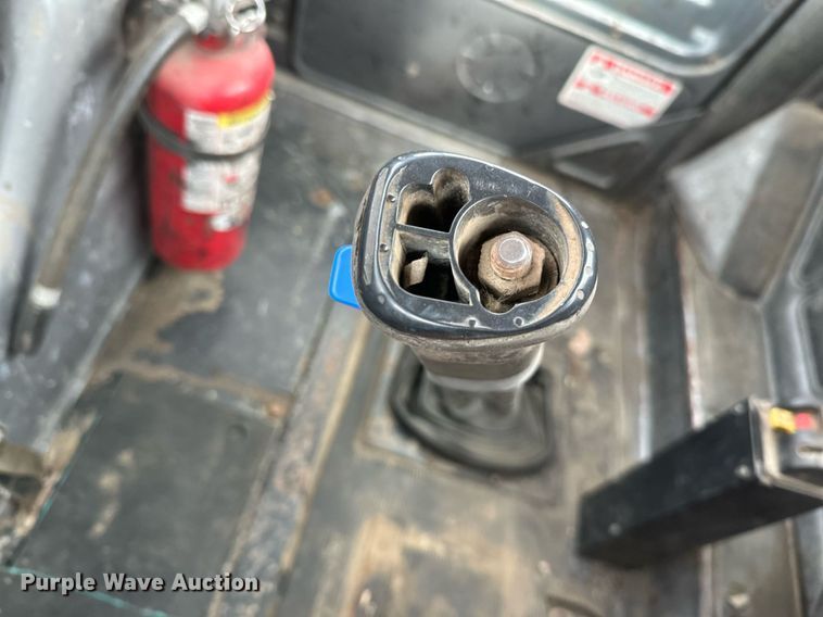 image for item DV0623 1995 Mack DM690S semi truck