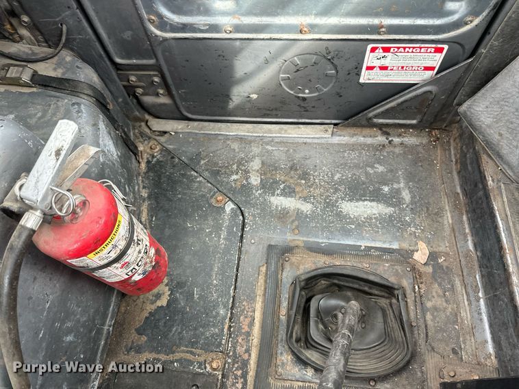 image for item DV0623 1995 Mack DM690S semi truck