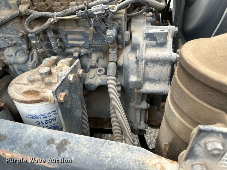 image for item DV0623 1995 Mack DM690S semi truck