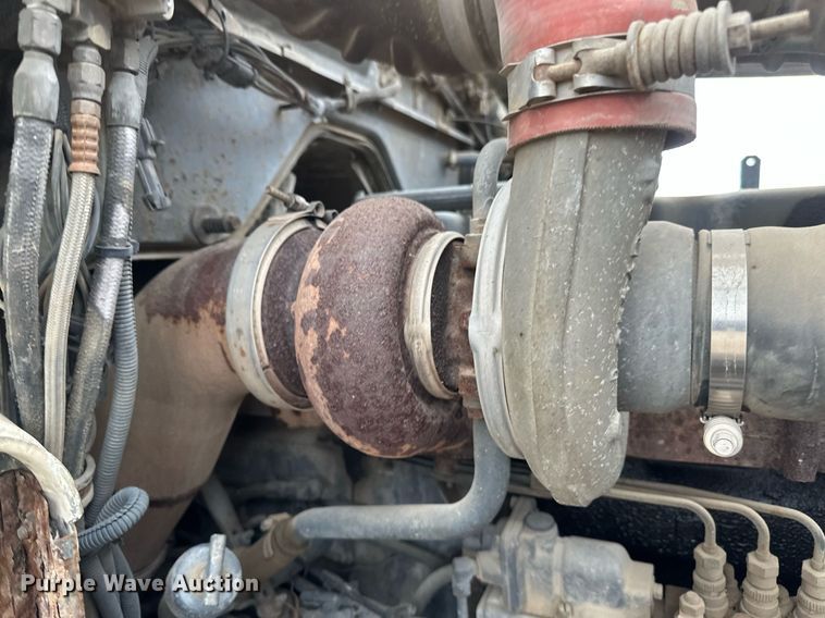 image for item DV0623 1995 Mack DM690S semi truck