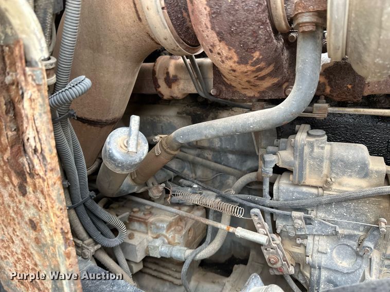 image for item DV0623 1995 Mack DM690S semi truck