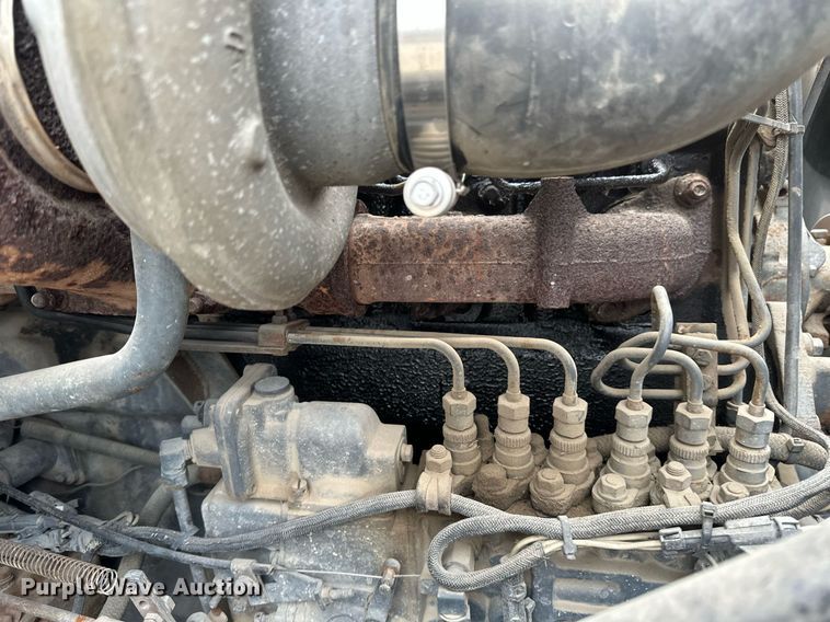 image for item DV0623 1995 Mack DM690S semi truck