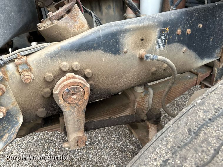 image for item DV0623 1995 Mack DM690S semi truck