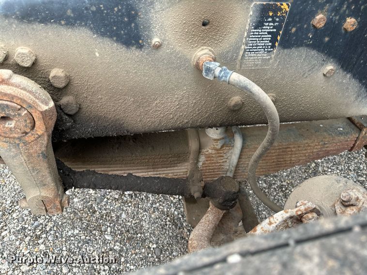 image for item DV0623 1995 Mack DM690S semi truck